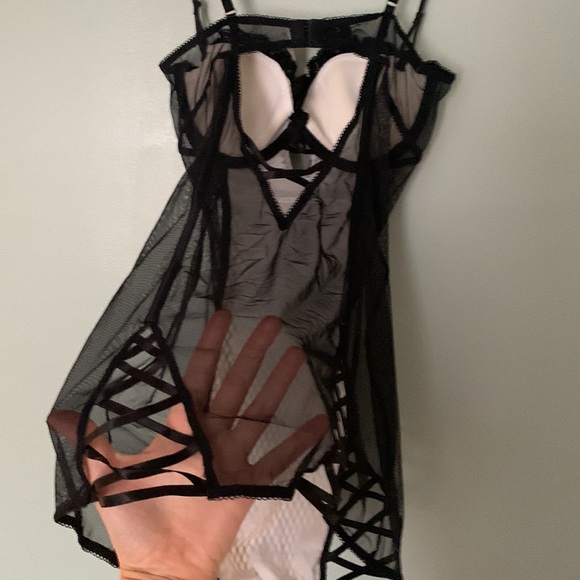 Victoria’s Secret Lace up nighty & thong - Picture 7 of 10